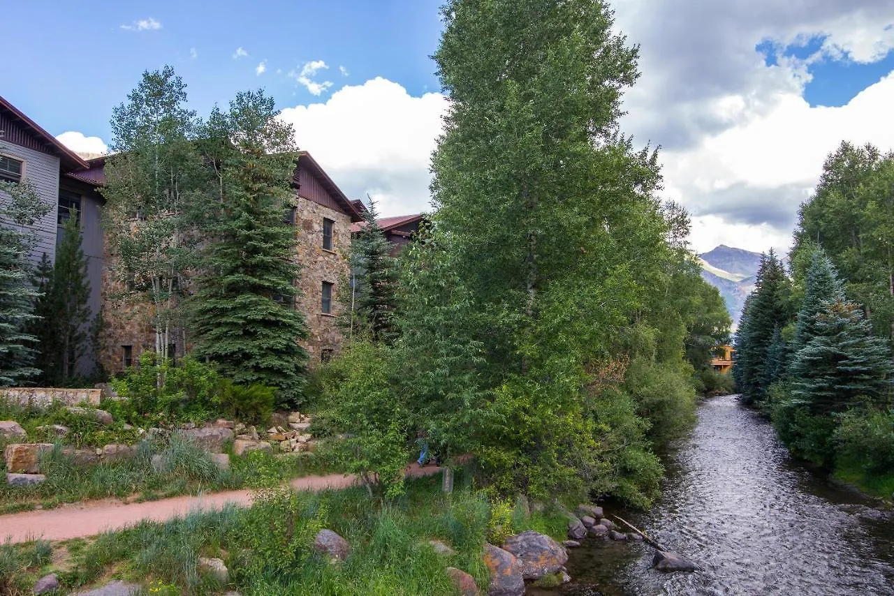 Affordably Priced 2 Bedroom - Riverclub2br