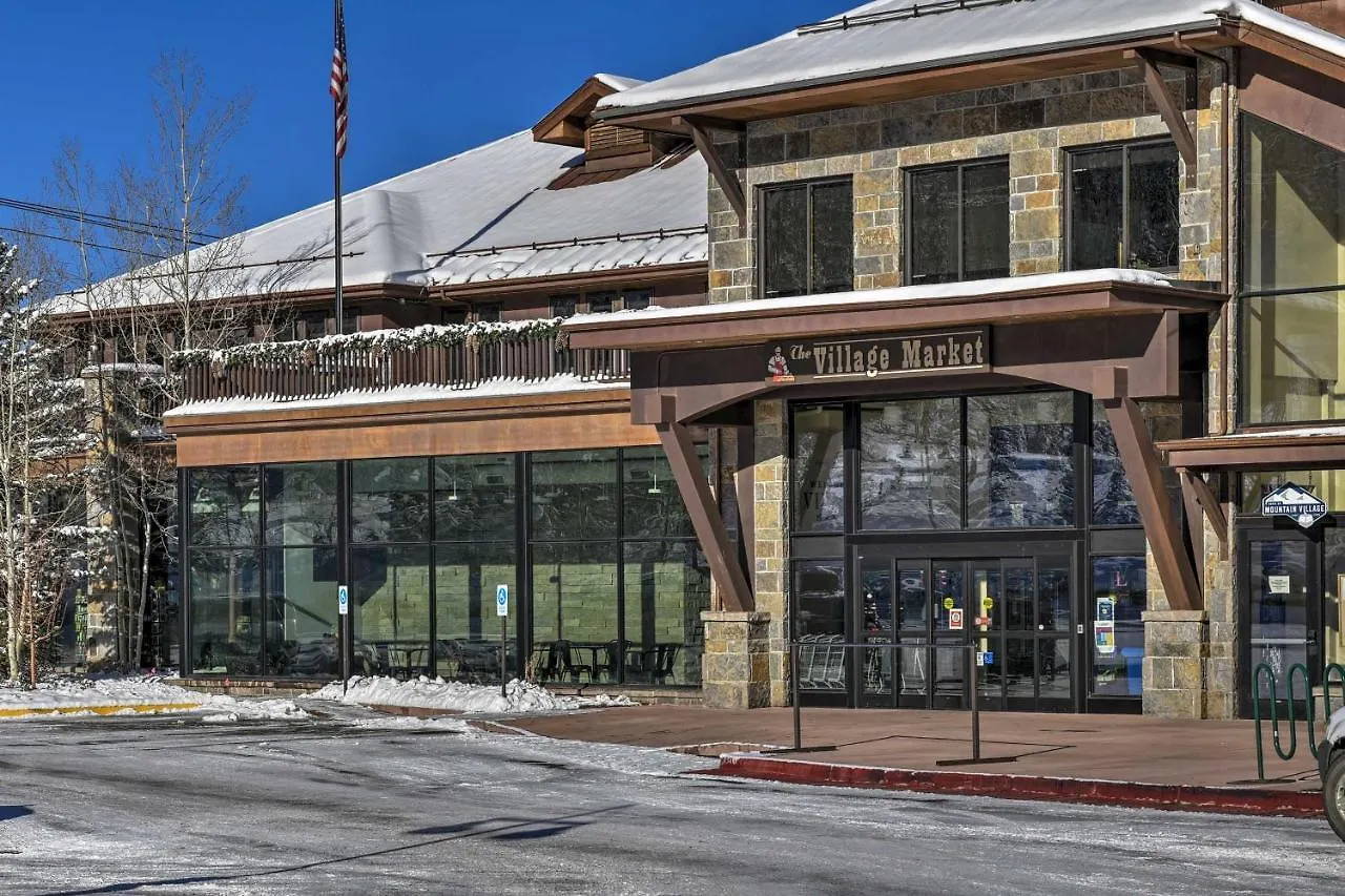 Luxurious Ski-inandski-out Mountain Escape *