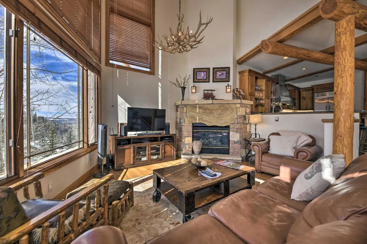 Holiday home Luxurious Ski-inandski-out Mountain Escape *
