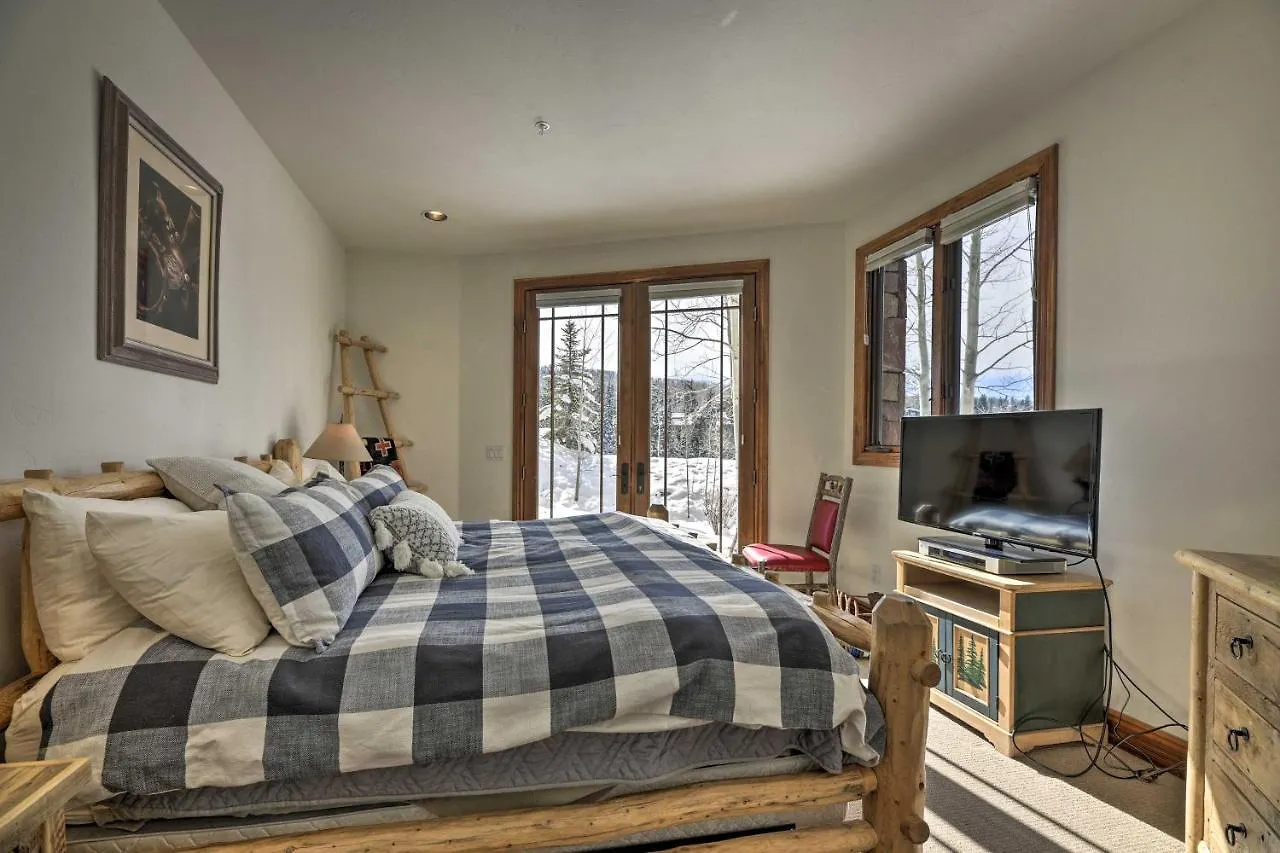 Holiday home Luxurious Ski-inandski-out Mountain Escape *