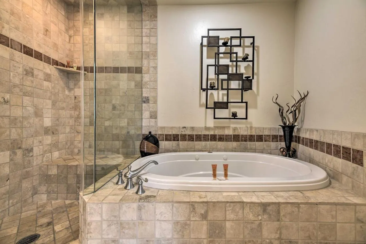 Luxurious Ski-inandski-out Mountain Escape *