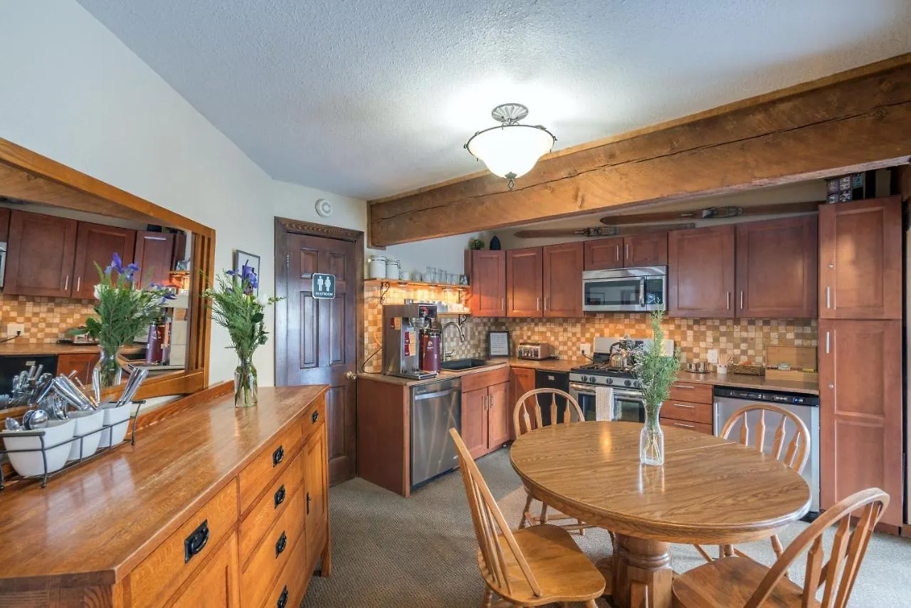 Manitou By Alpine Lodging Hotel