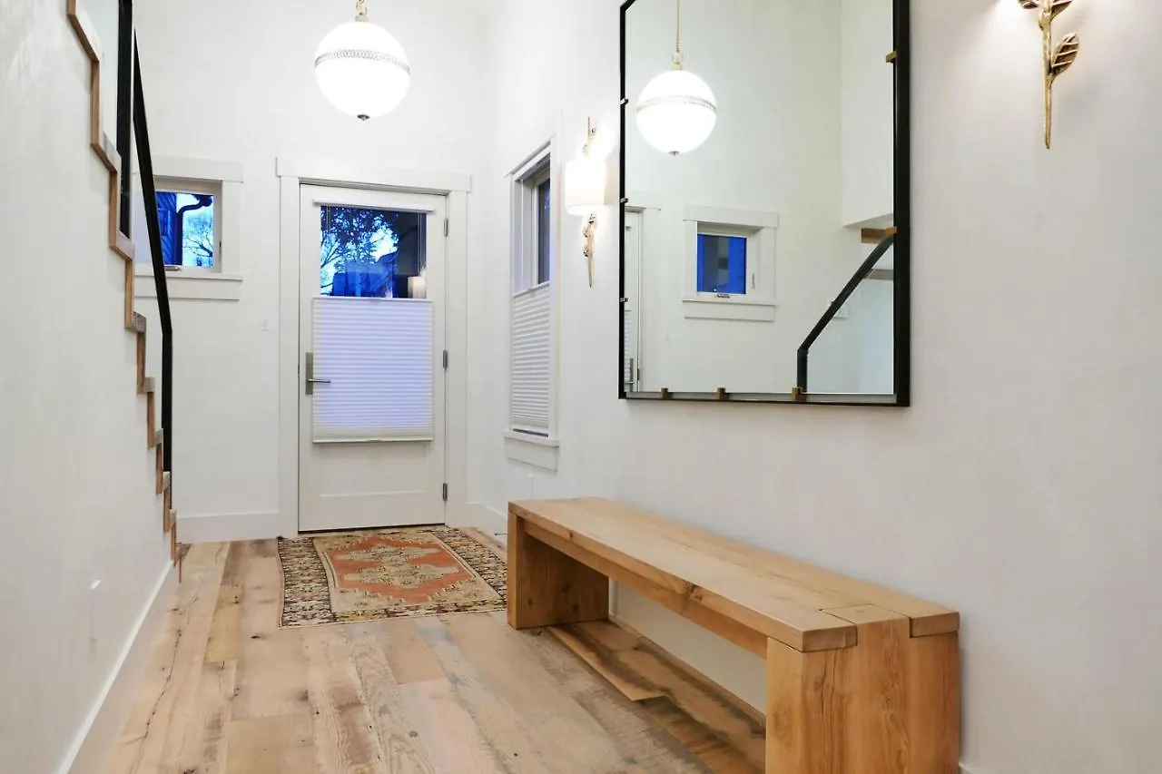 Splendid In The Heart Of Town Holiday home *