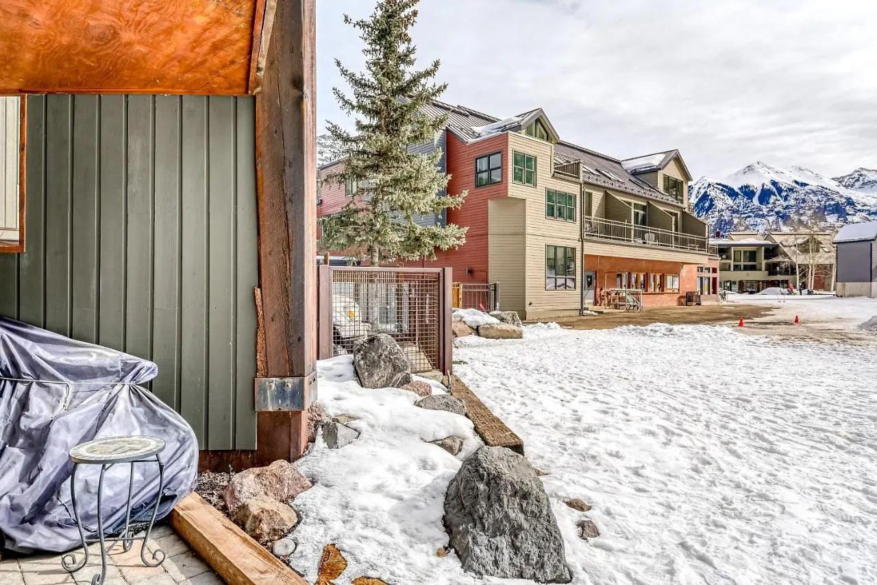 Double Diamond Ski-in/ski-out Apartment