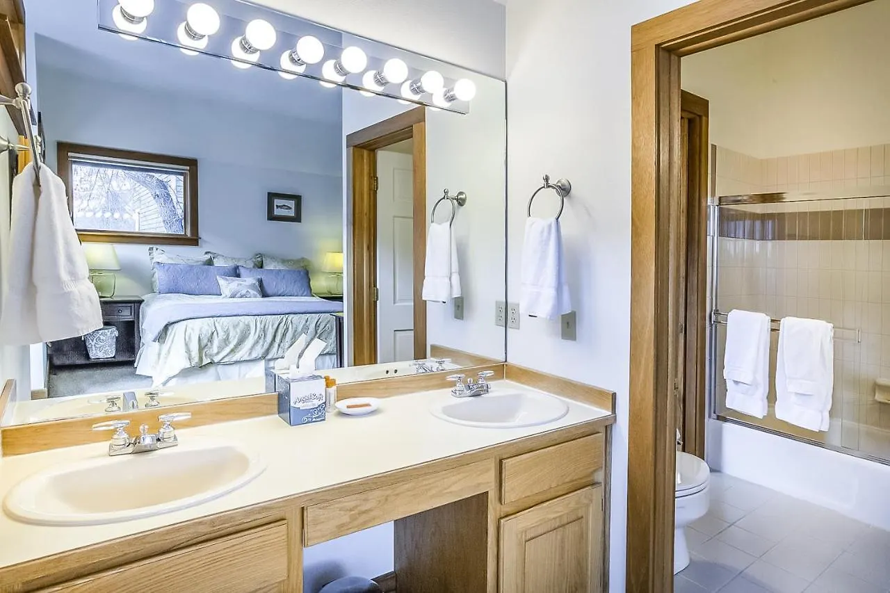 Cornet Creek Apartment *