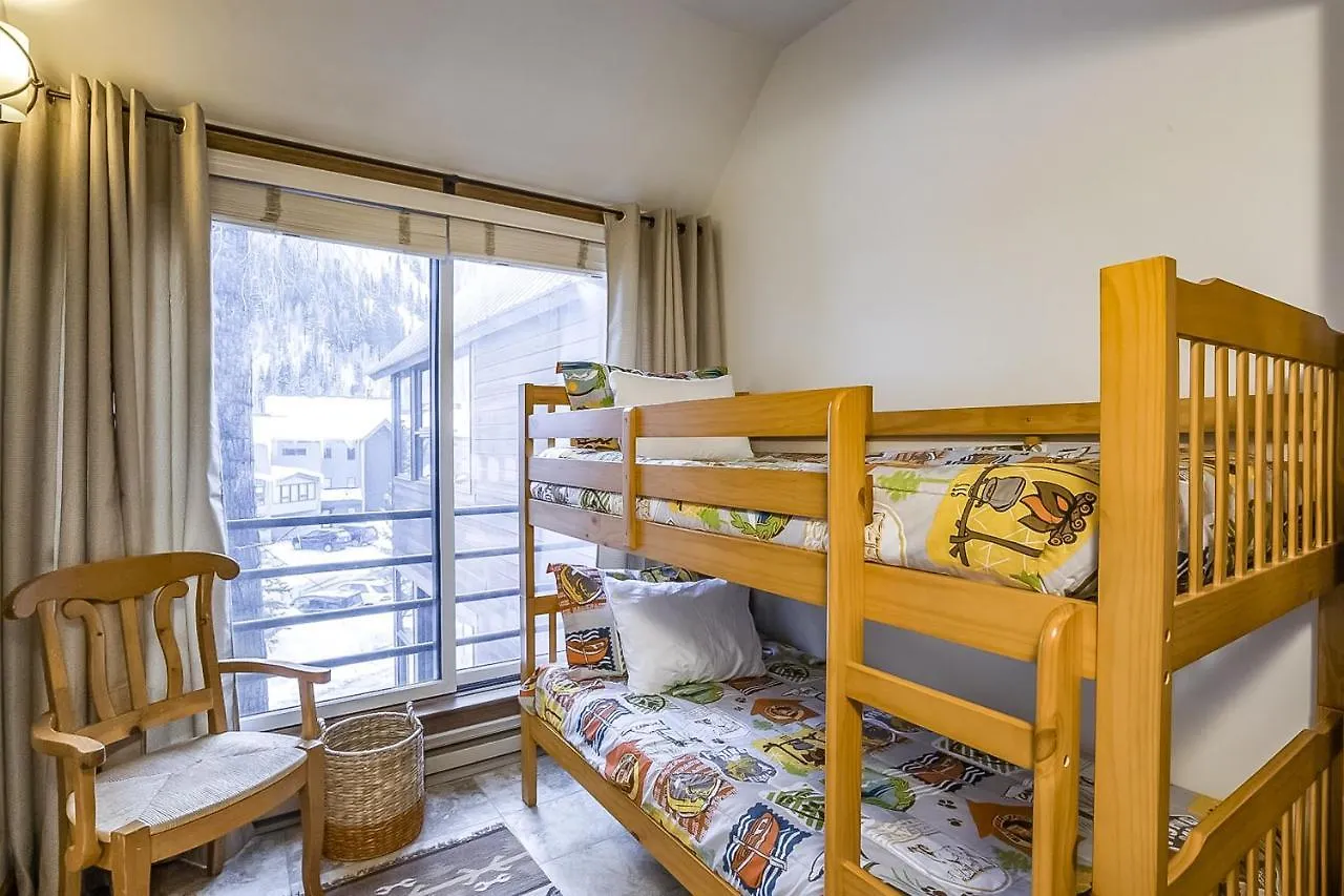 Cornet Creek Apartment *