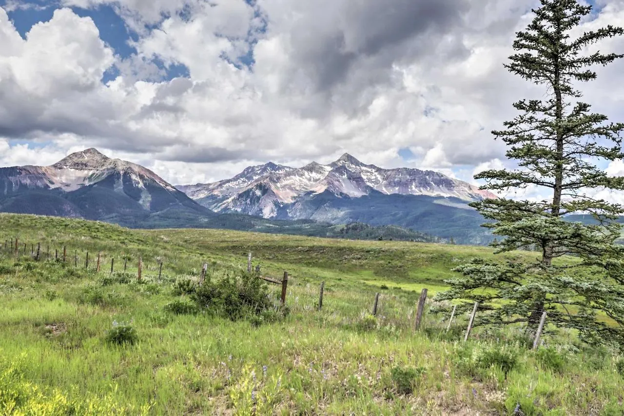 Luxurious Ski-inandski-out Penthouse! Apartment Telluride