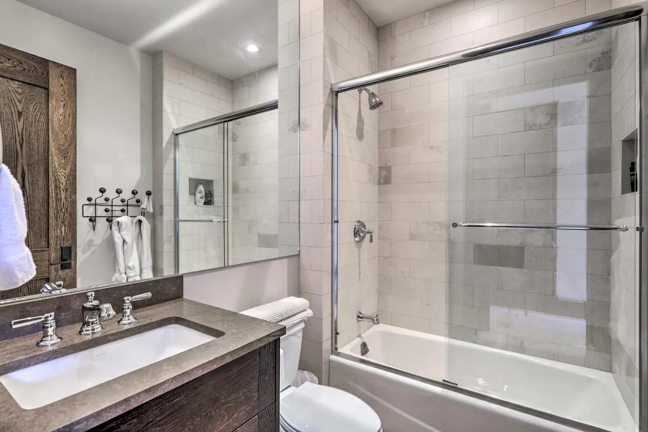 Luxurious Ski-inandski-out Penthouse! Apartment Telluride