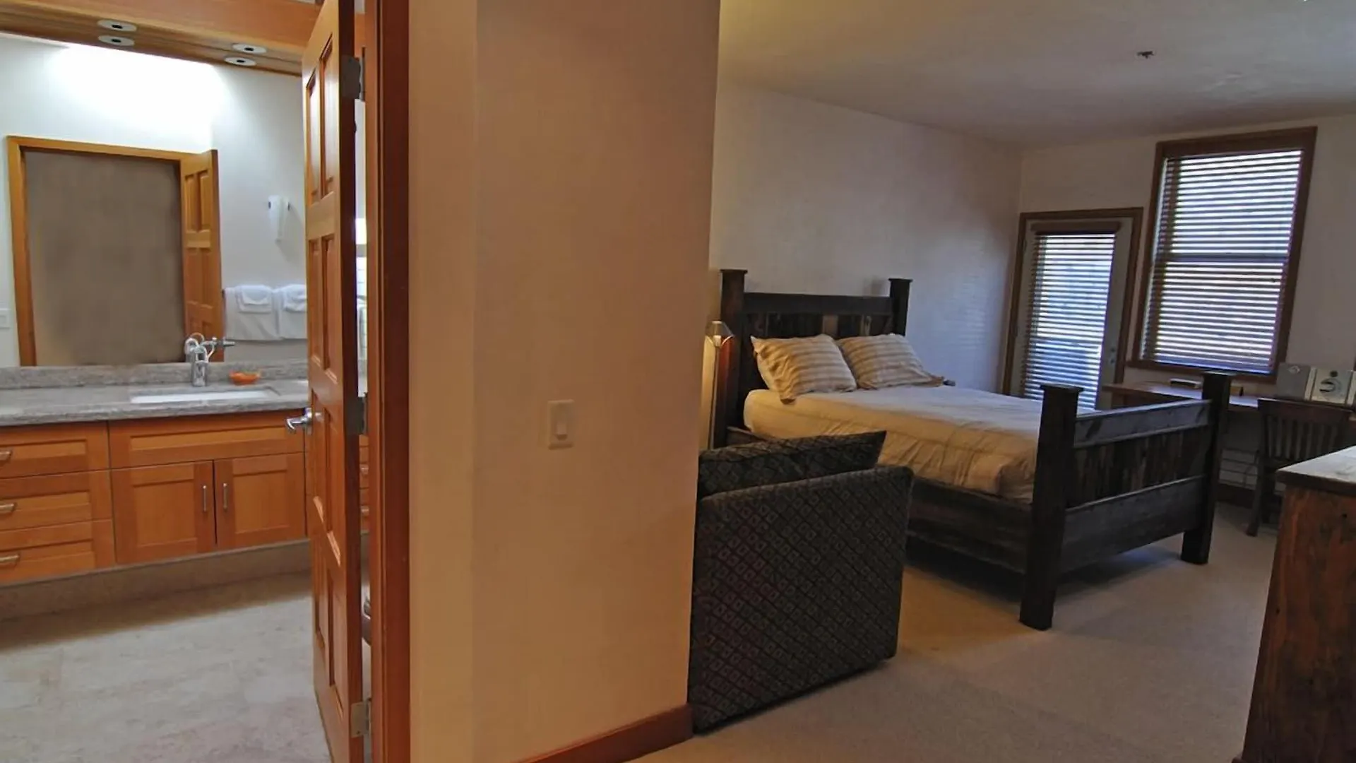 Camel's Garden 3*