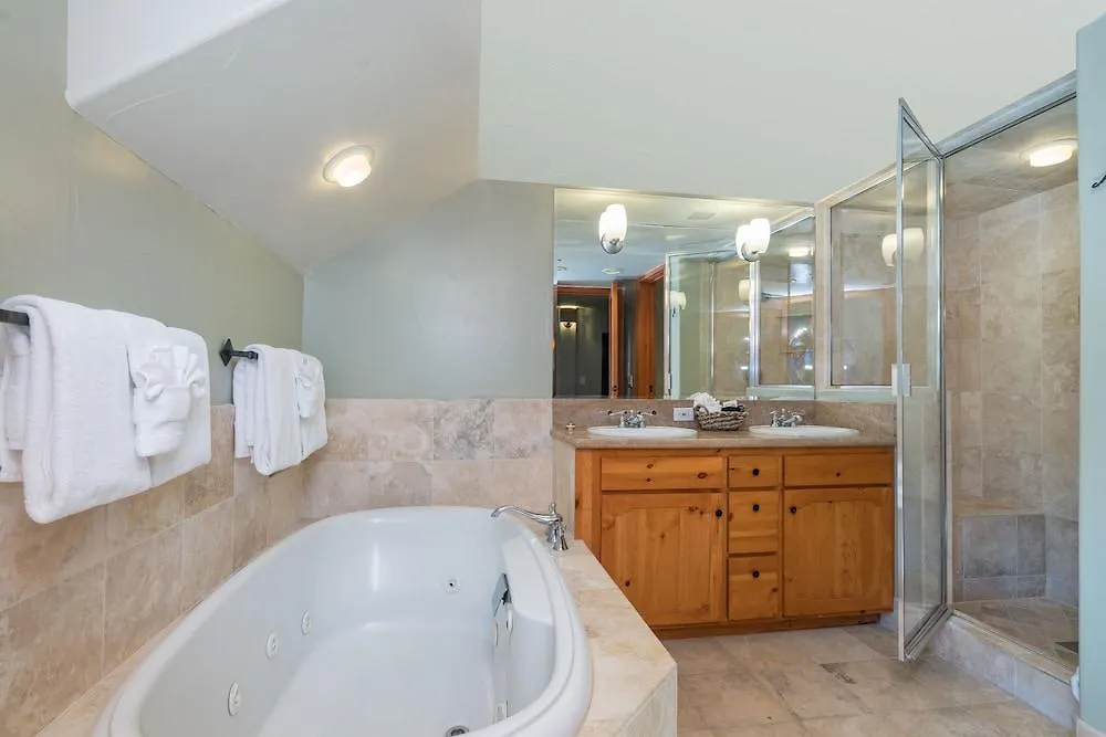 Hotel At Lost Creek 4*