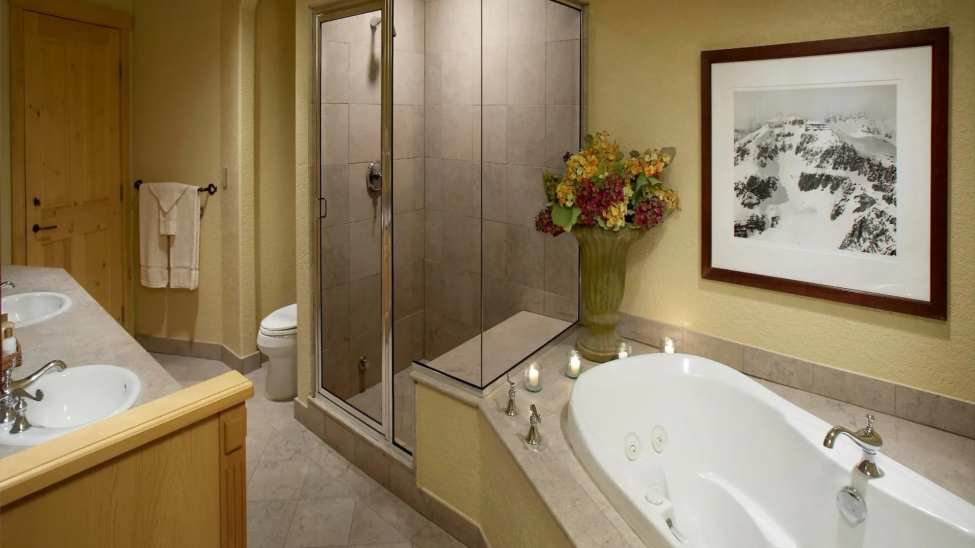 Fairmont Heritage Place, Franz Klammer Lodge *