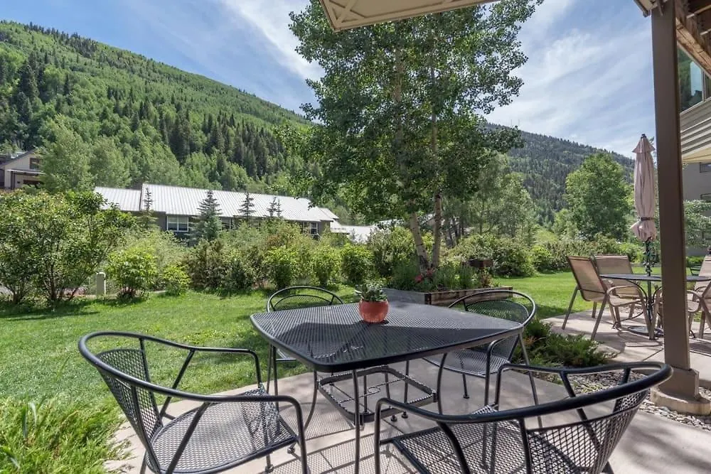 Ground Floor On River Trail, Walk To