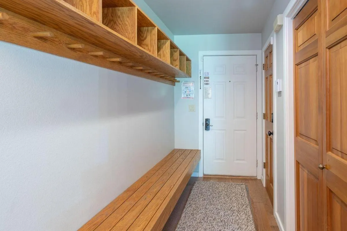 Apartment Riverside Dream! Quiet Spot W Deck, 5 Min Walk To Gondola & Main St, *