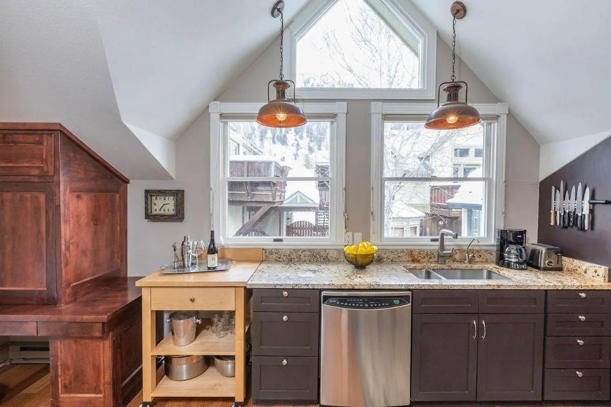 Peaceful Home-like - Spacious, Private Deck, Fireplace Telluride