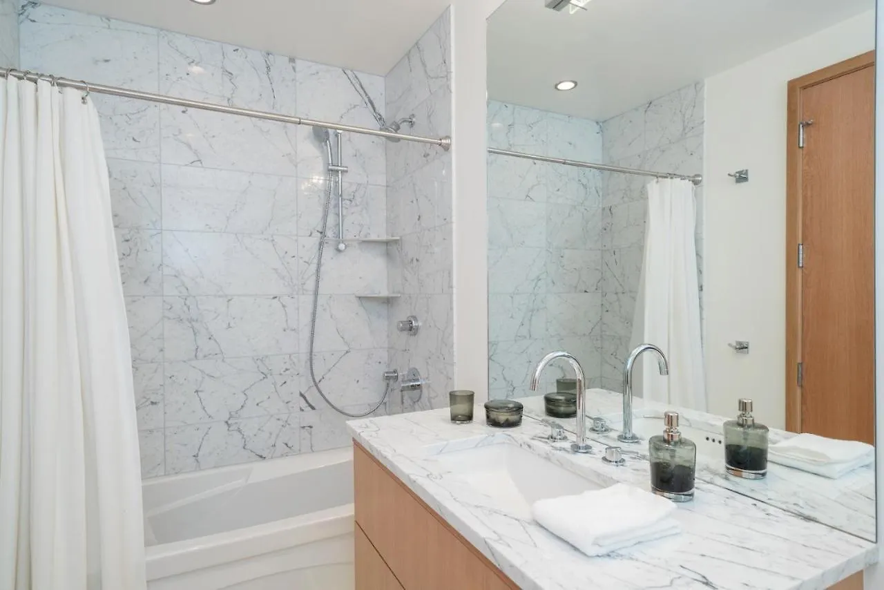 Holiday home Depot Luxury Townhome: Rooftop Hot Tub & Gondola Access *