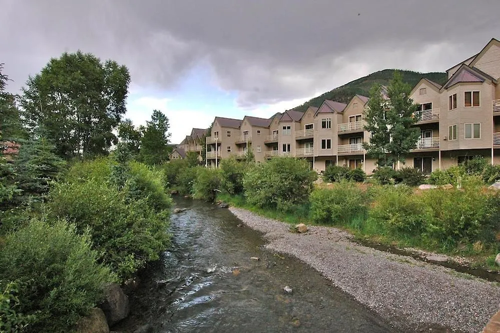 Ground Floor On River Trail, Walk To *