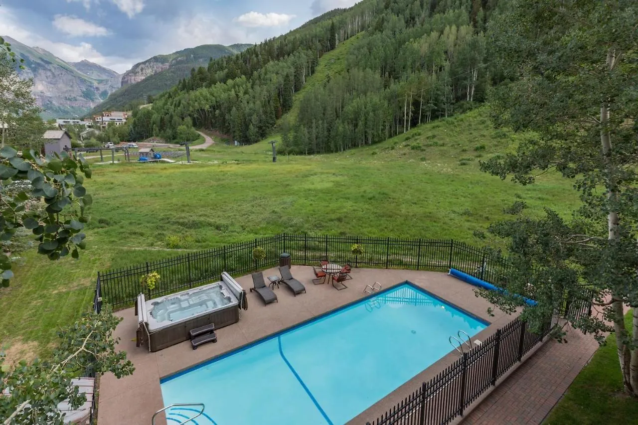 Apartment Slopeside Paradise Penthouse At Lift 7, Views, Fireplace, Deck, Hot Tub