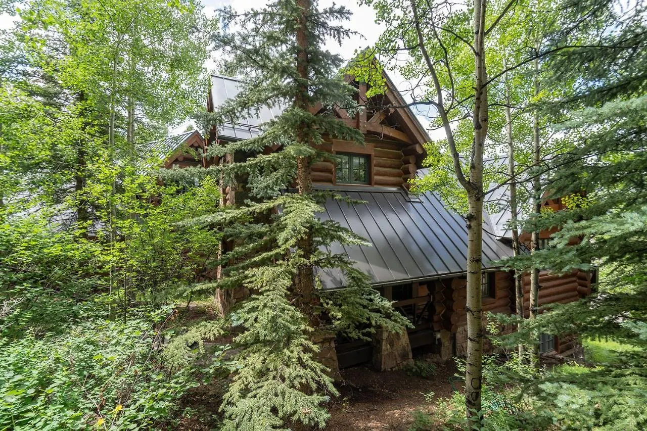 Holiday home New! Chic European Style Cabin, Short Walk To