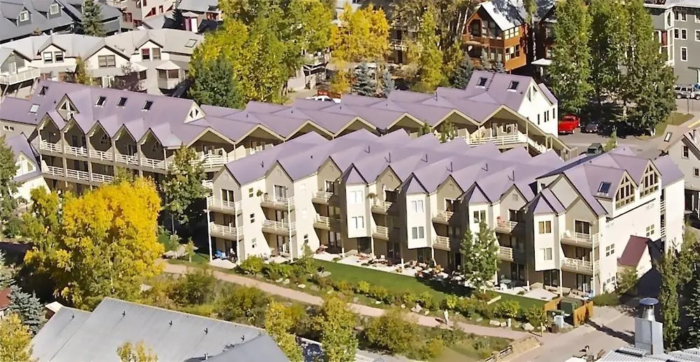 Walk To Ski, Stylish & Bright! Ground Floor, Hot Tub, Pool Apartment *