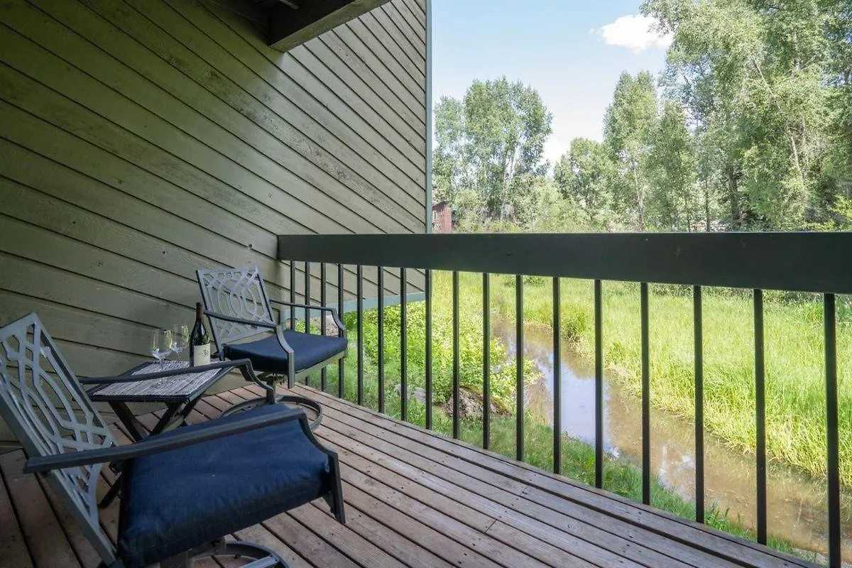 Apartment Riverside Dream! Quiet Spot W Deck, 5 Min Walk To Gondola & Main St,
