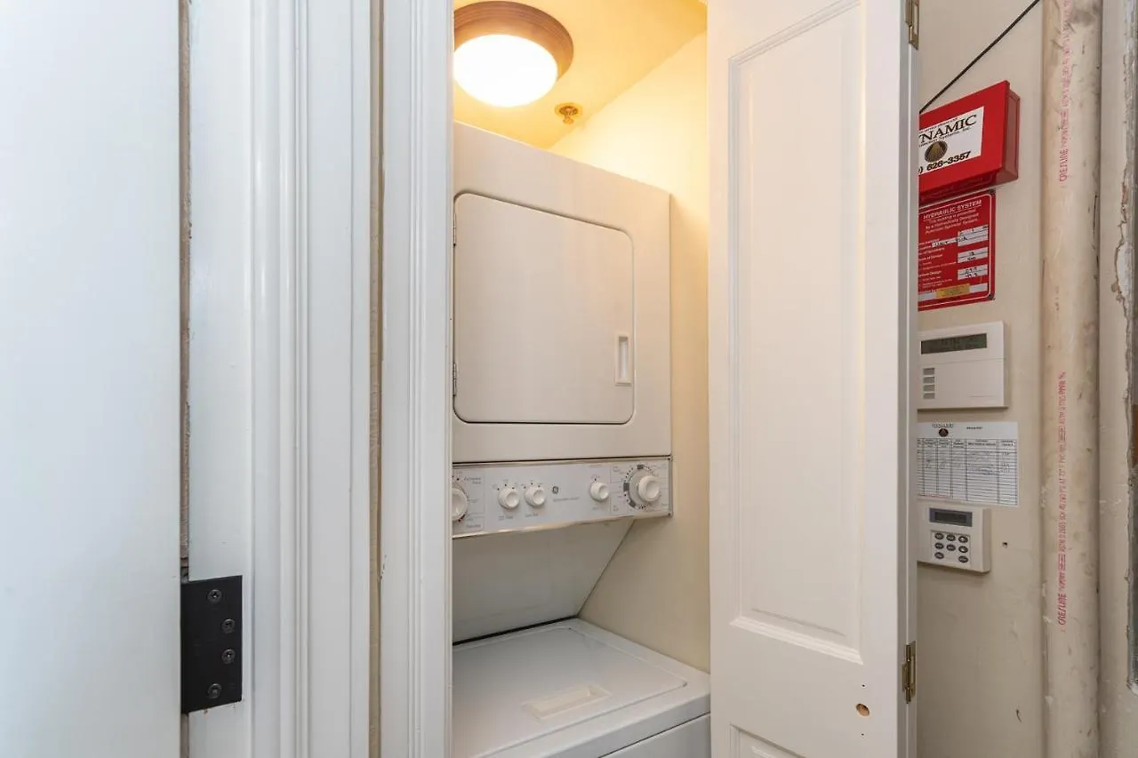 New! Chic European Style Cabin, Short Walk To *