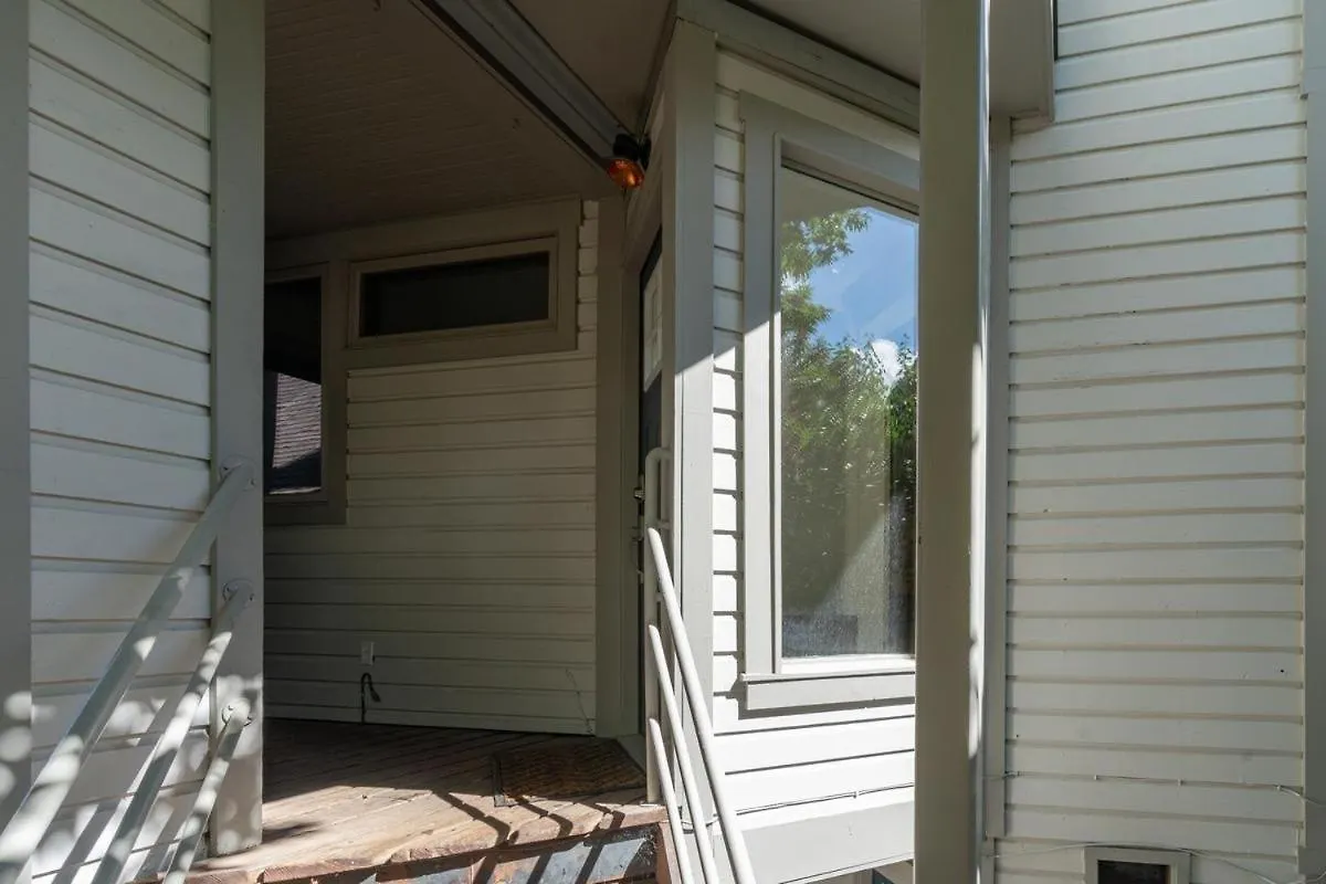 Apartment Style & Location! Steps To Gondola, Main Street, River