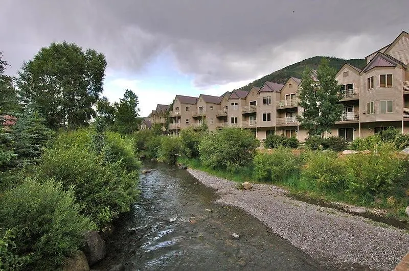 Walk To Ski, Stylish & Bright! Ground Floor, Hot Tub, Pool Apartment