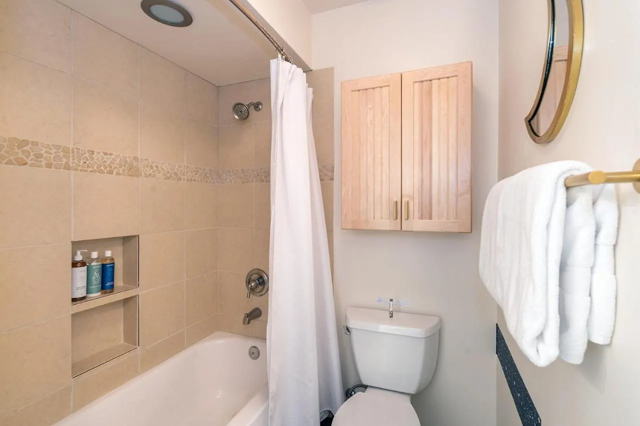 Modern Comfort On River Trail - Mountain Views, Hot Tub
