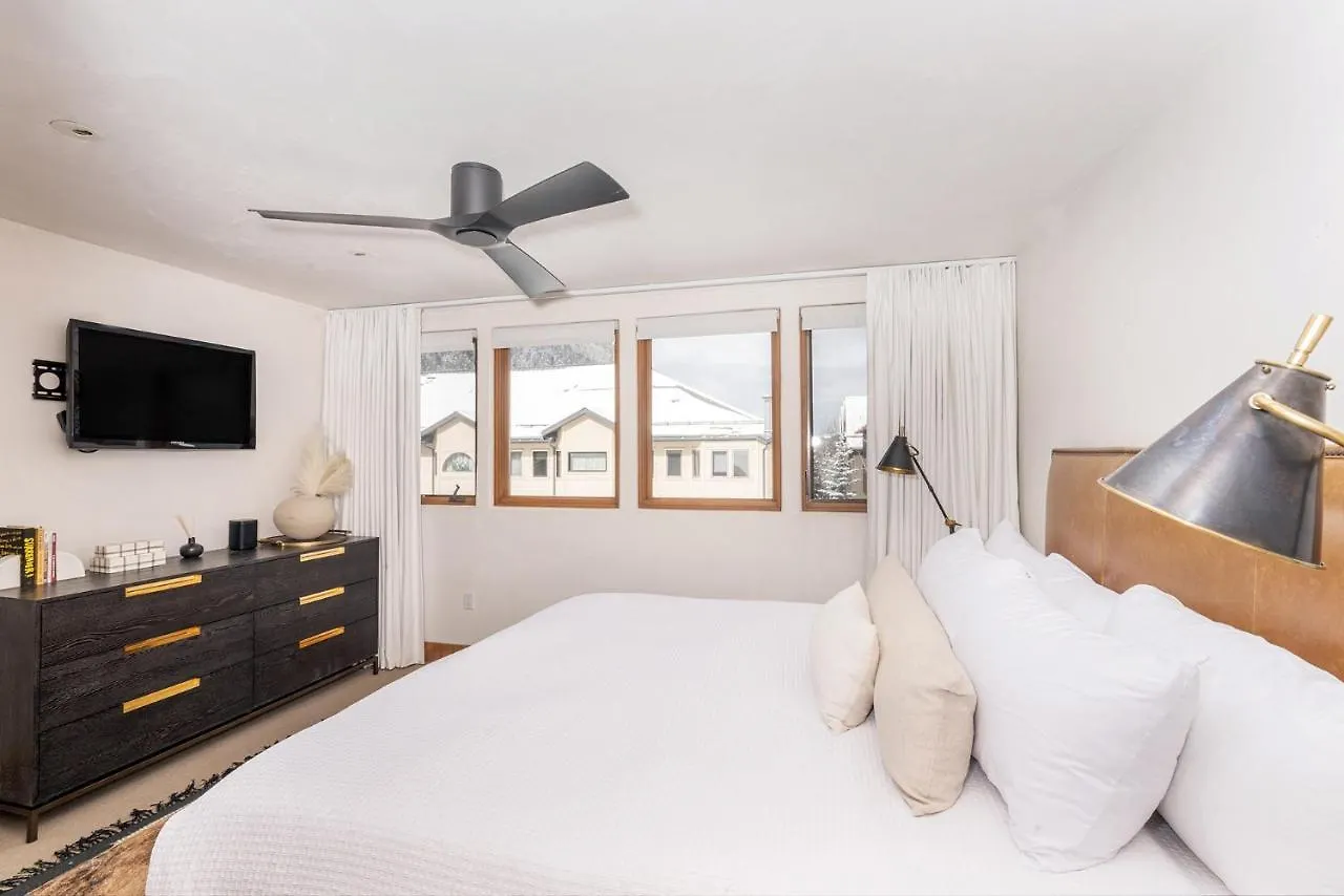 526 - A True Mountain Retreat In Beautiful Town, Apartment