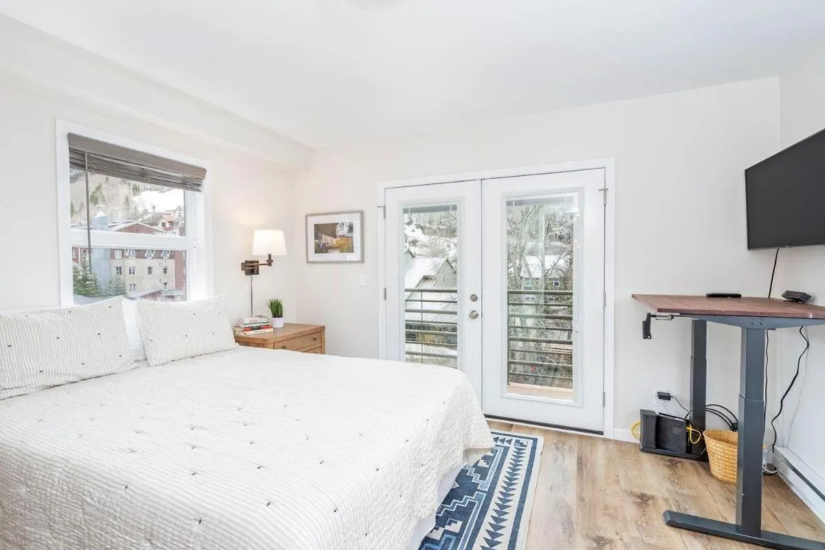 Apartment Cloud Nine, Walk To Gondola, Floor On River & Hot Tub Telluride