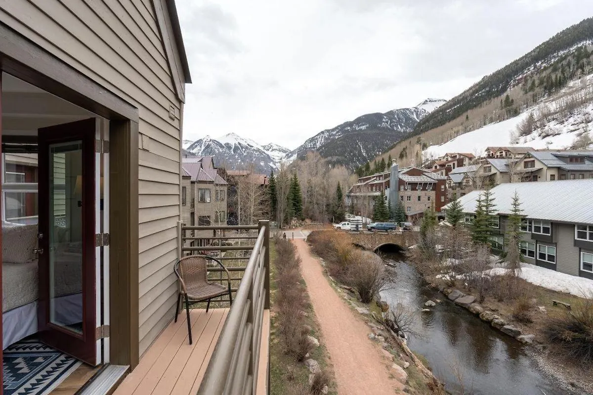 Cloud Nine, Walk To Gondola, Floor On River & Hot Tub Apartment *