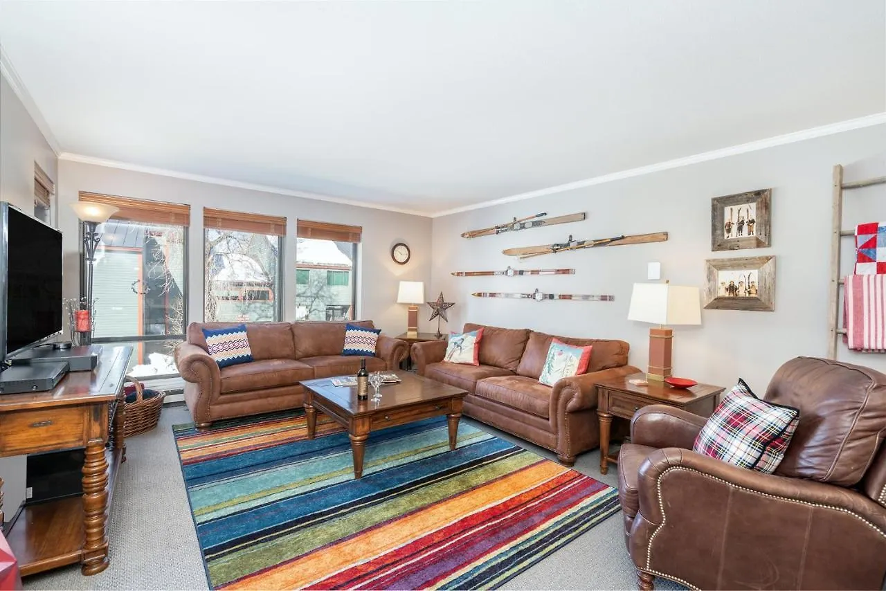 West End Winner - Hot Tub, Parking, Open Kitchen & Living Space * Telluride