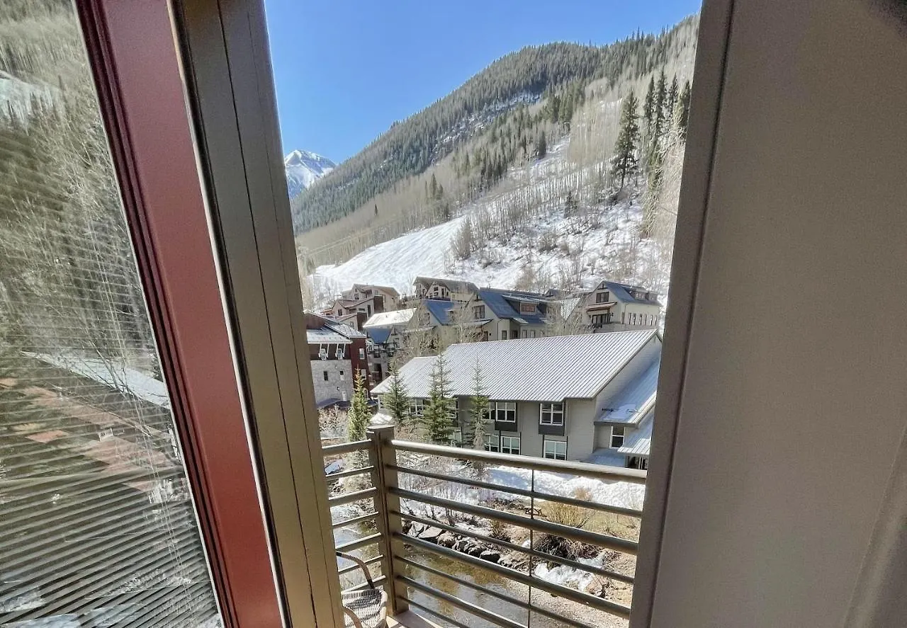 Apartment Cloud Nine, Walk To Gondola, Floor On River & Hot Tub