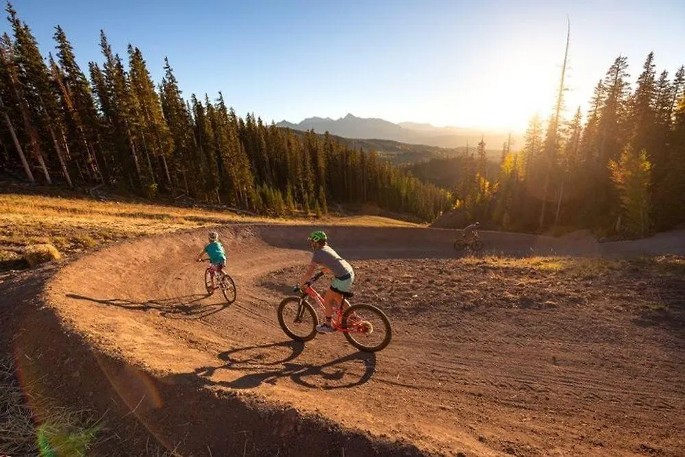 Apartment Riverfront, Blocks To - Mtn Views, Hot Tub At Viking 217 Telluride