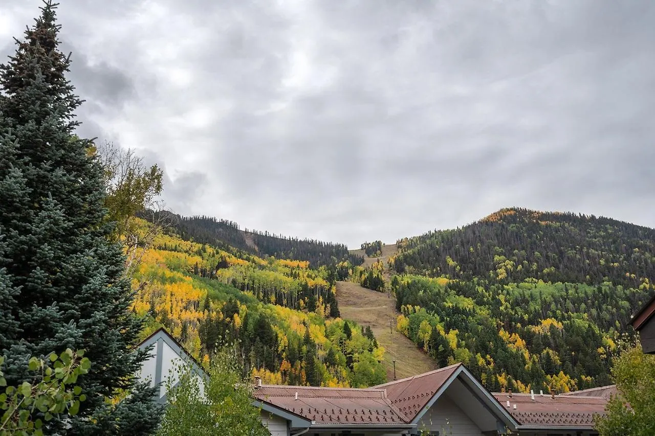 Big & Bright Hidden Gem With Garage, Hot Tub, Lux Kitchen Apartmán