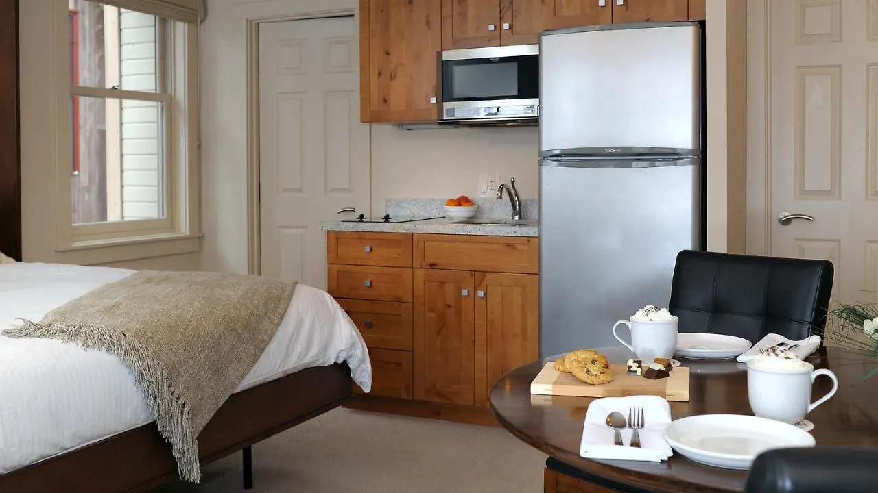 Columbia Hotel 4*