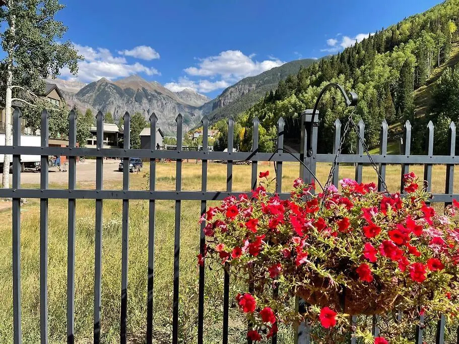 Apartment Premier Downtown With Pool, Hot Tub & Parking