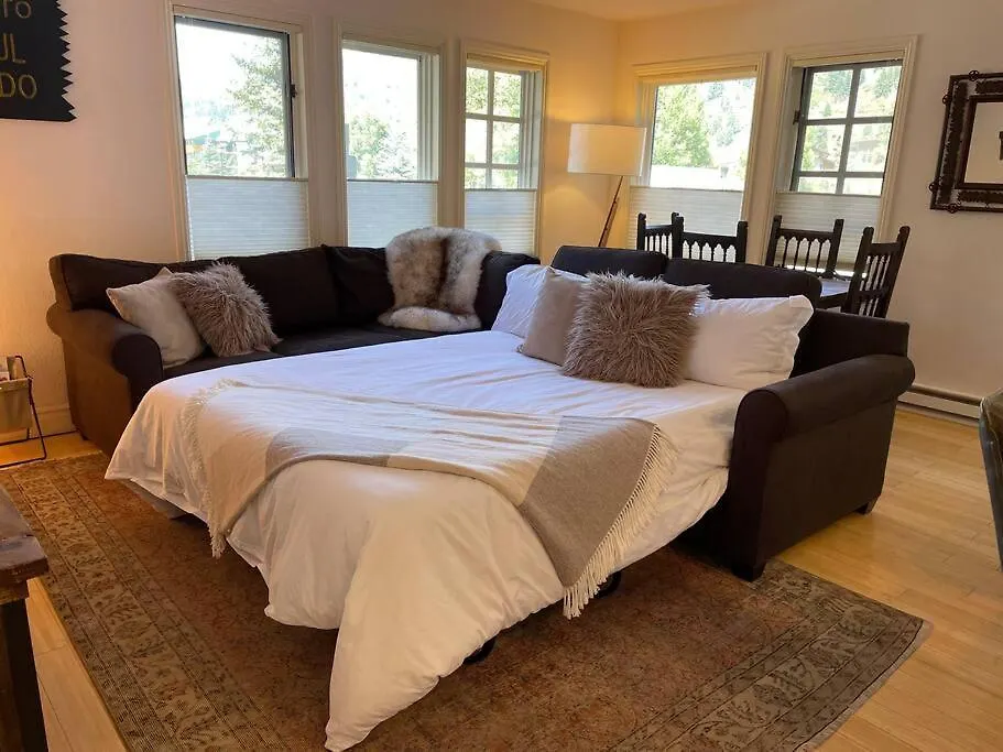 Premier Downtown With Pool, Hot Tub & Parking