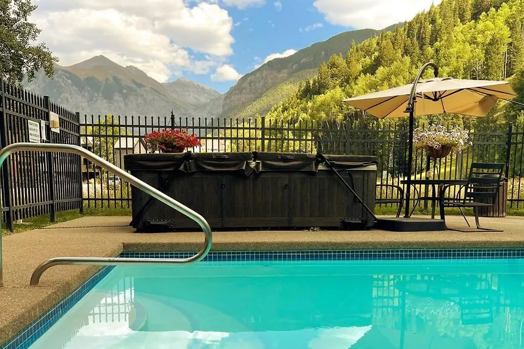 Premier Downtown With Pool, Hot Tub & Parking *