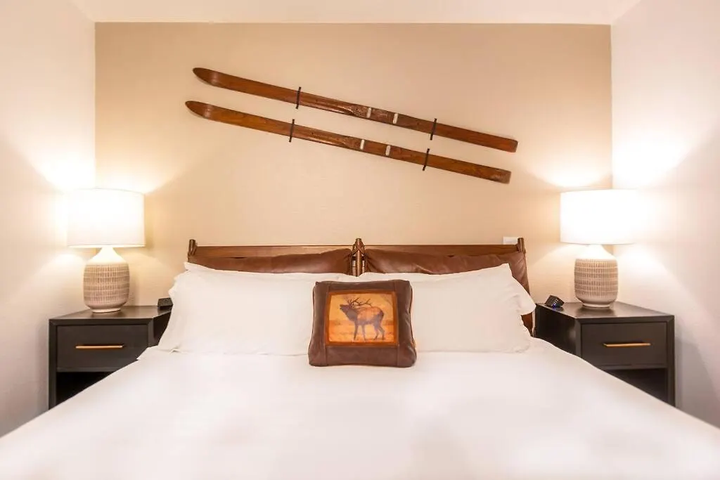 Premier Downtown With Pool, Hot Tub & Parking *