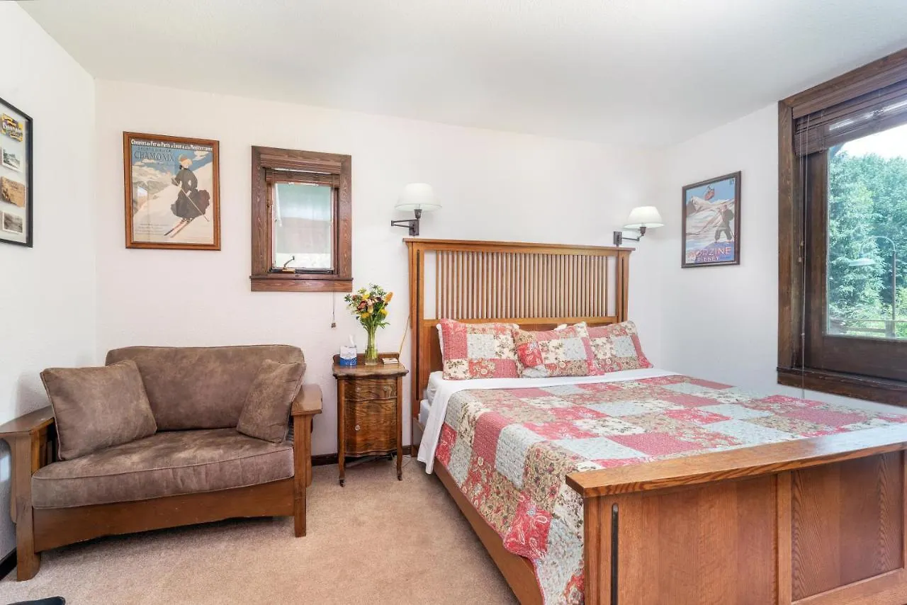 Manitou 1 By Alpine Hotel *