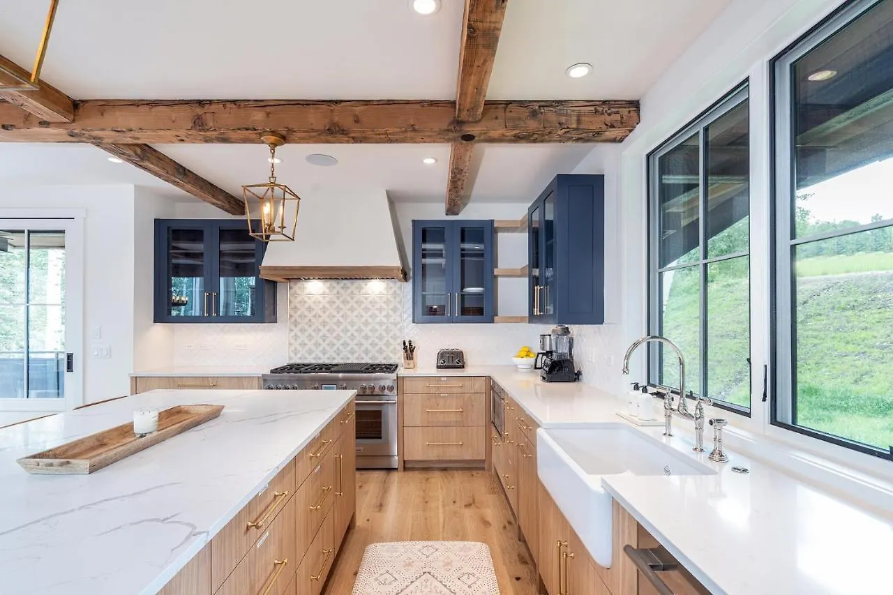 Holiday home Overlook House