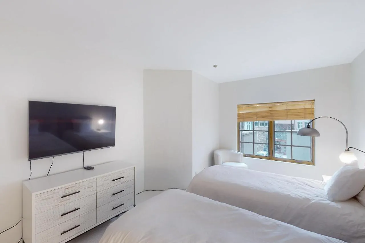 Apartment Westermere 212 - Westermere Core