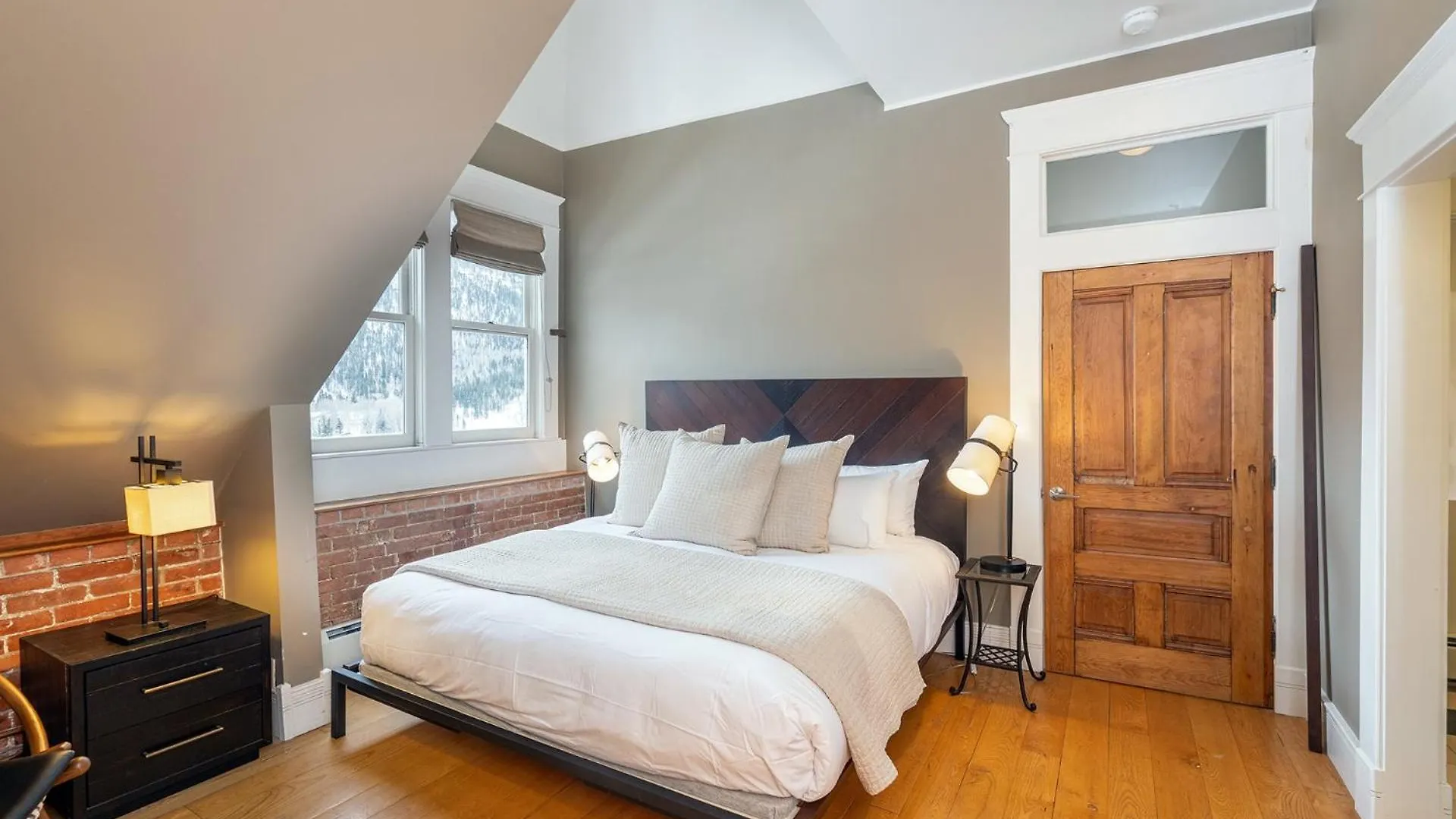 Apartment Ajax Loft Apts