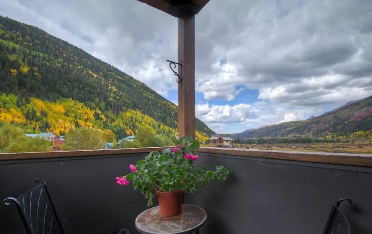 Spacious In Telluride-beautiful West Views! Telluride