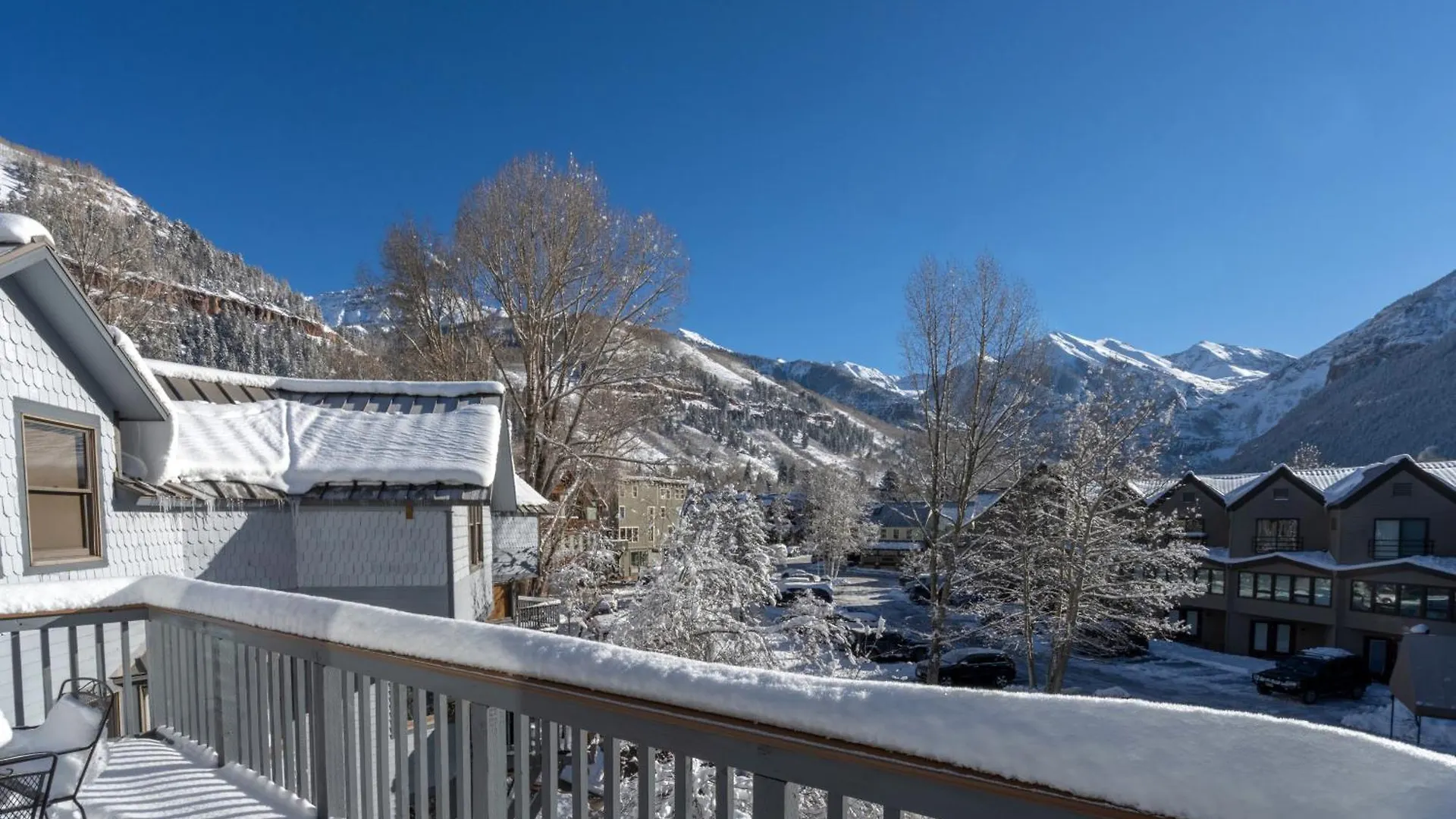 Three Bedroom Boasts Great Views Of The Area!
