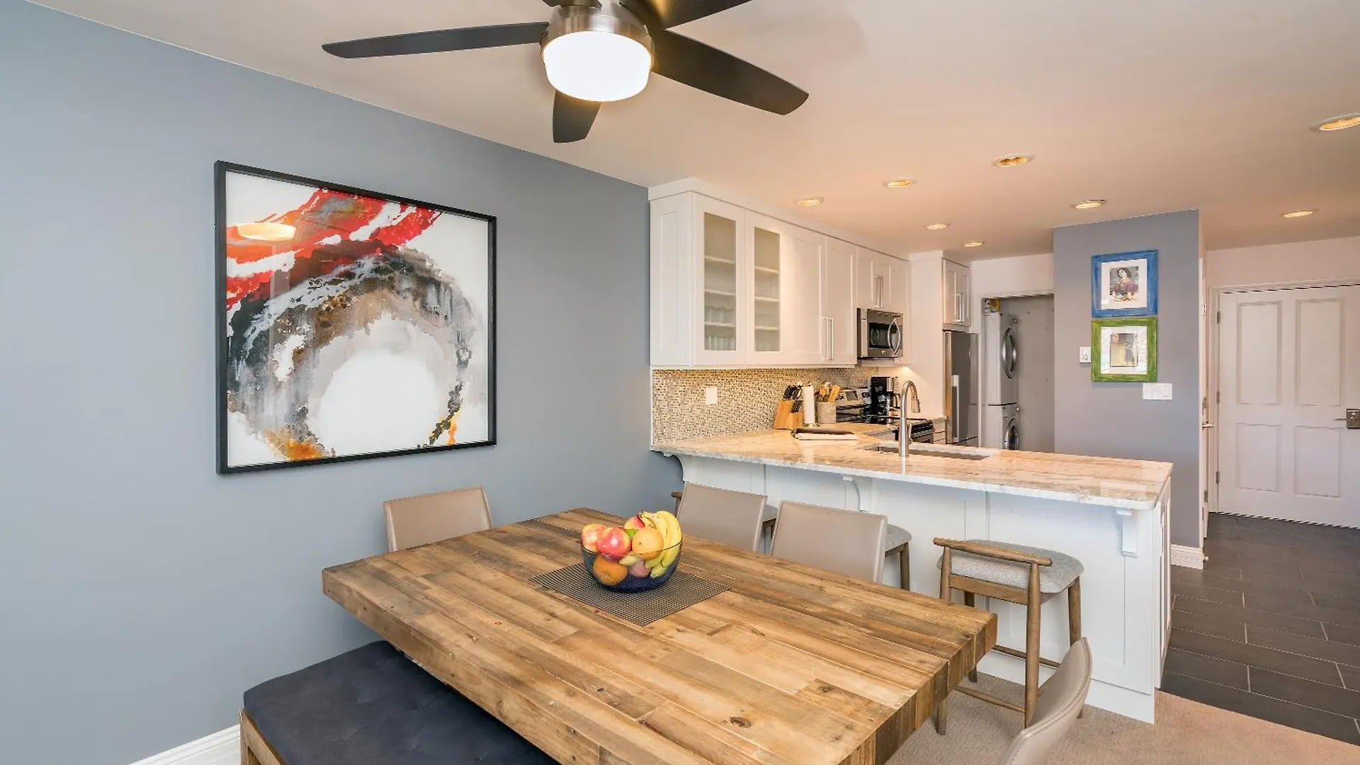 In Out 2nd Floor Sweetly Updated Holiday home *