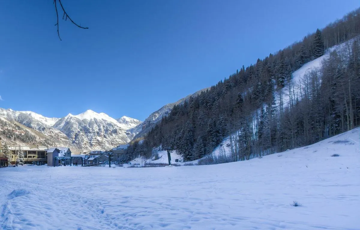 Ski-in Ski-out Ground Floor Easy Access Holiday home