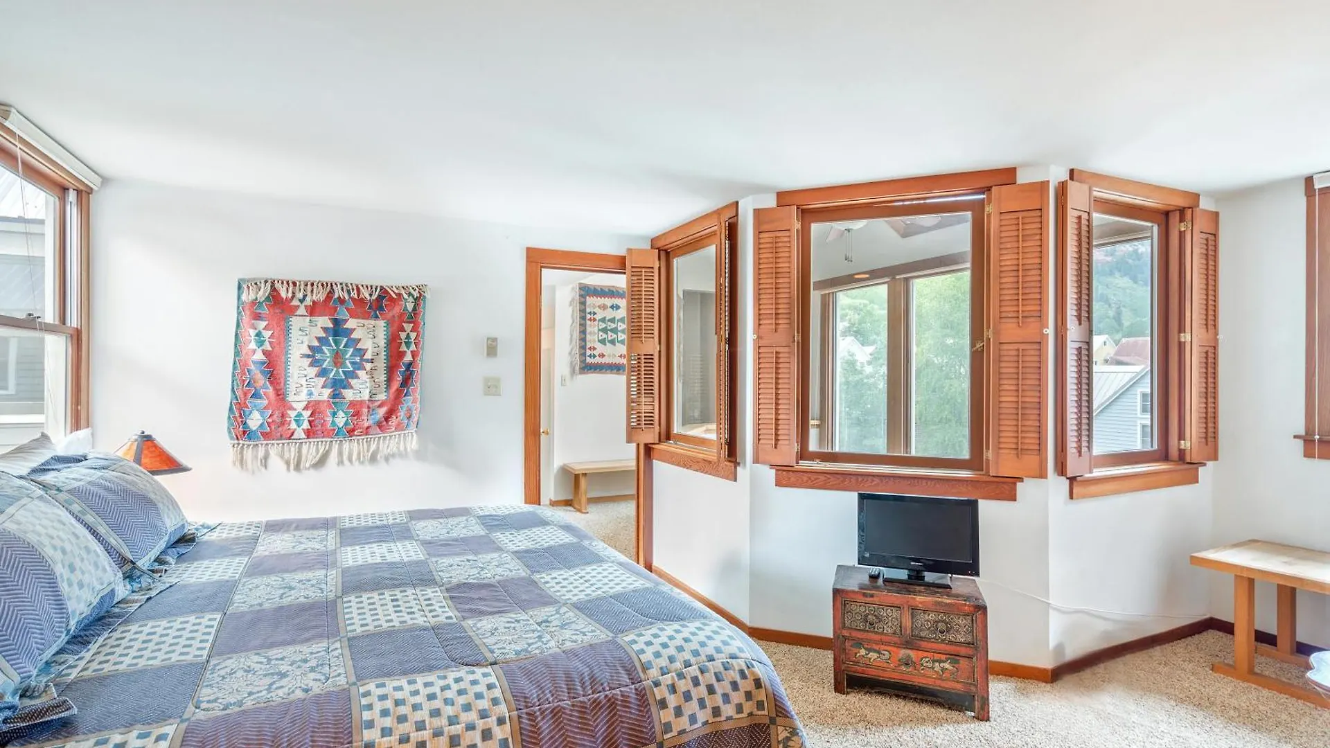 Classic Condo, Steps To Chair 7 And On Shuttle Route *