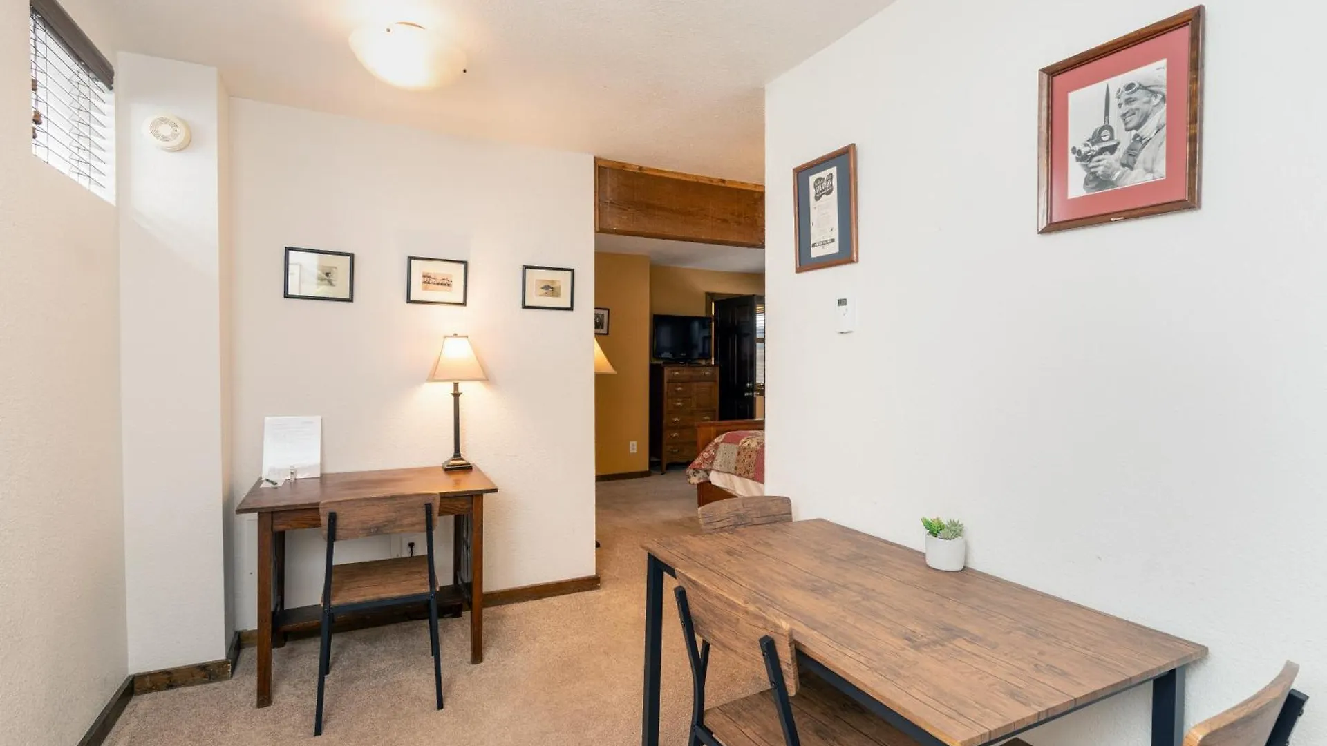 Manitou 4 By Alpine Hotel *